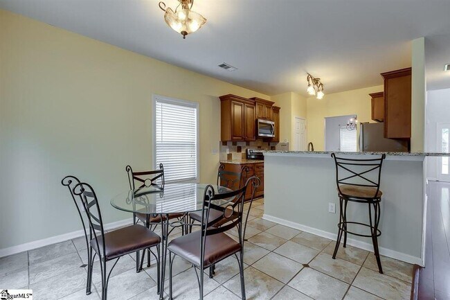 Building Photo - 14 Farmbrook Way