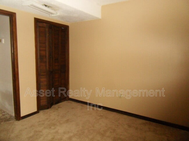 Building Photo - 102 Walnut Ln