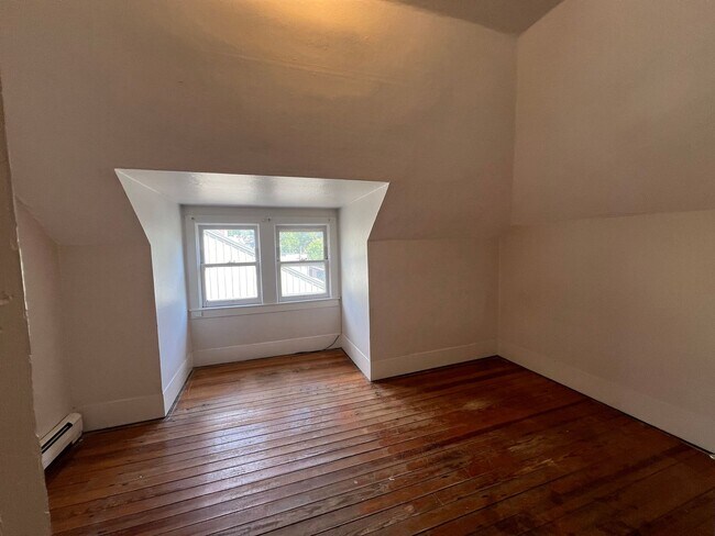 Building Photo - Charming 3 bedroom home in downtown Colorado Springs