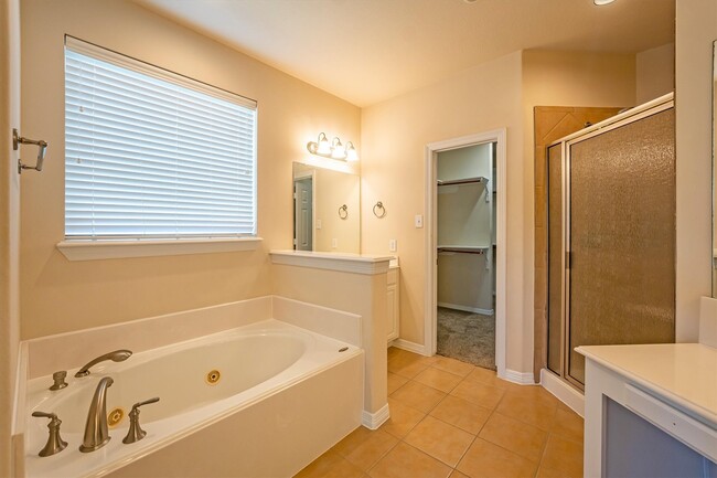 Building Photo - 25223 Hideaway Run Dr