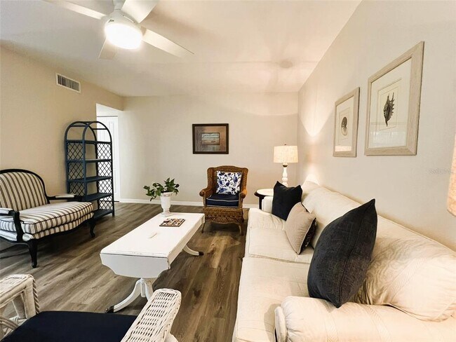 Building Photo - 425 30th Ave W