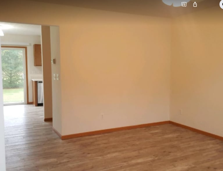 Building Photo - 56 Sunset Rd N