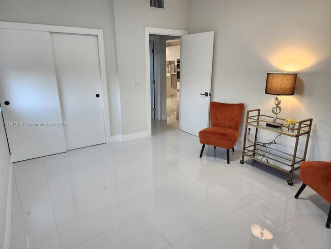 Building Photo - 10730 NW 66th St