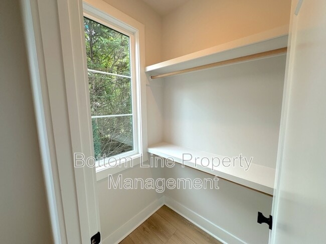 Building Photo - 1352 Briar Creek Rd