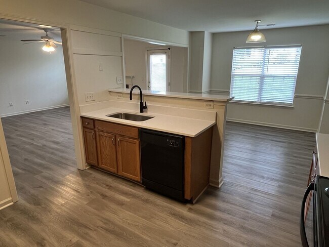 Building Photo - Lovely 3 Bed, 2.5 Bath home in Havenbrook