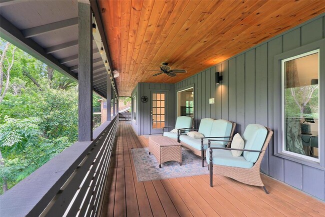 Building Photo - 3801 Laurel Ledge Ln