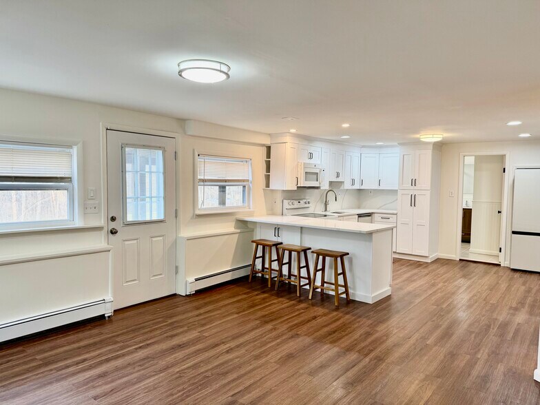 Building Photo - 59 Longdale Rd