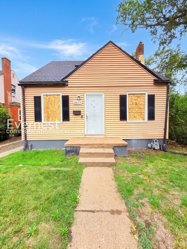 Building Photo - Charming Home with Detached Garage and Basement! | Pet Friendly