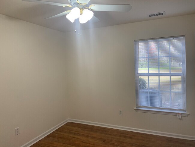 Building Photo - 4468 Lady Banks Ln