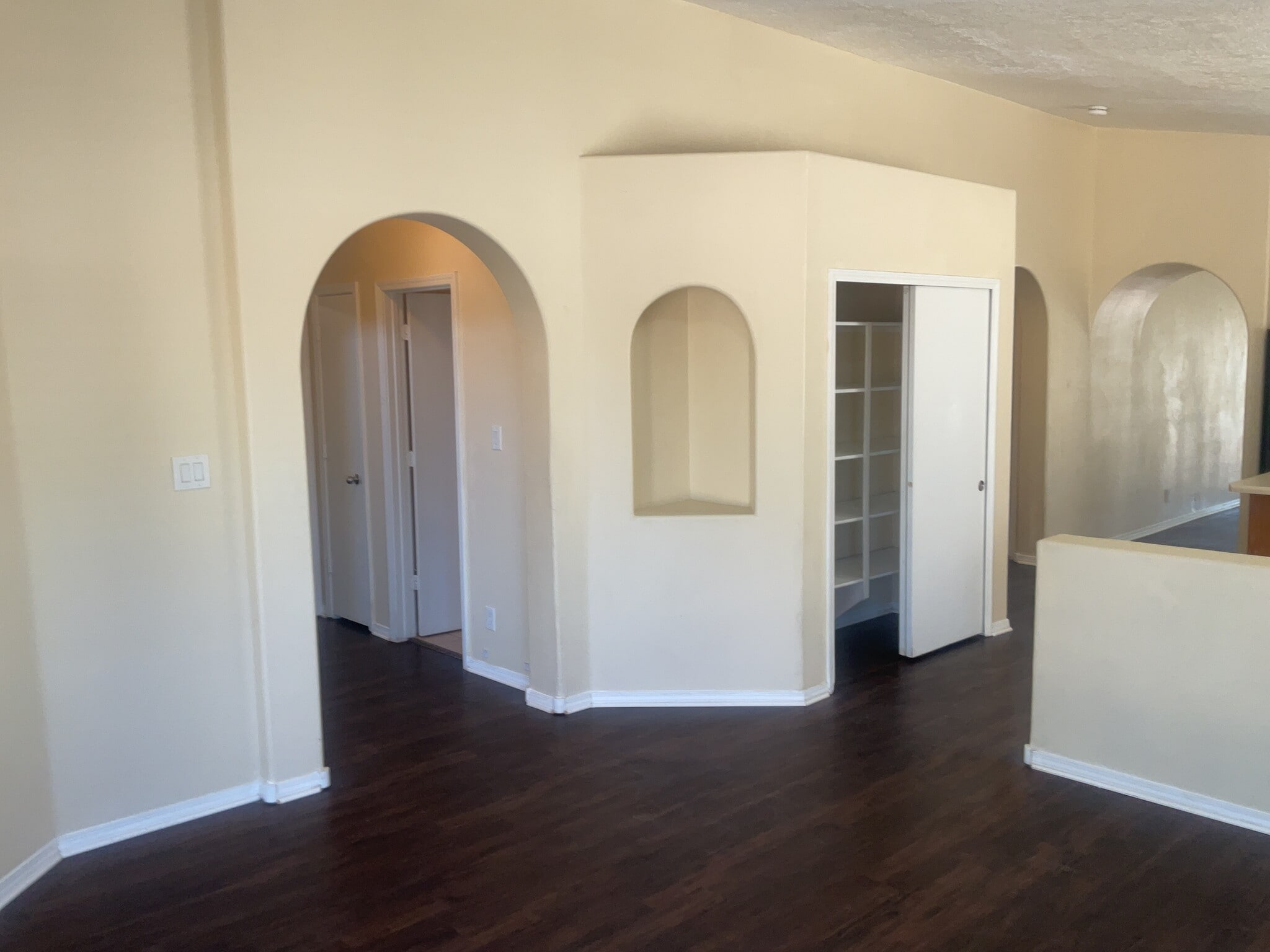 Building Photo - 10400 Calle Chulita NW