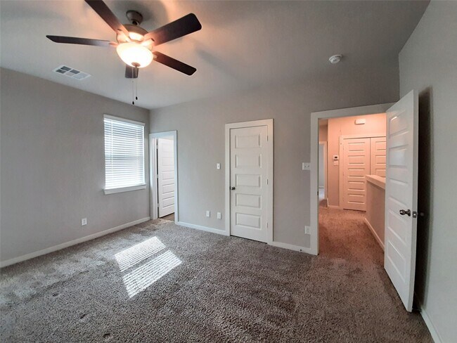 Building Photo - 25160 Pacific Wren Dr