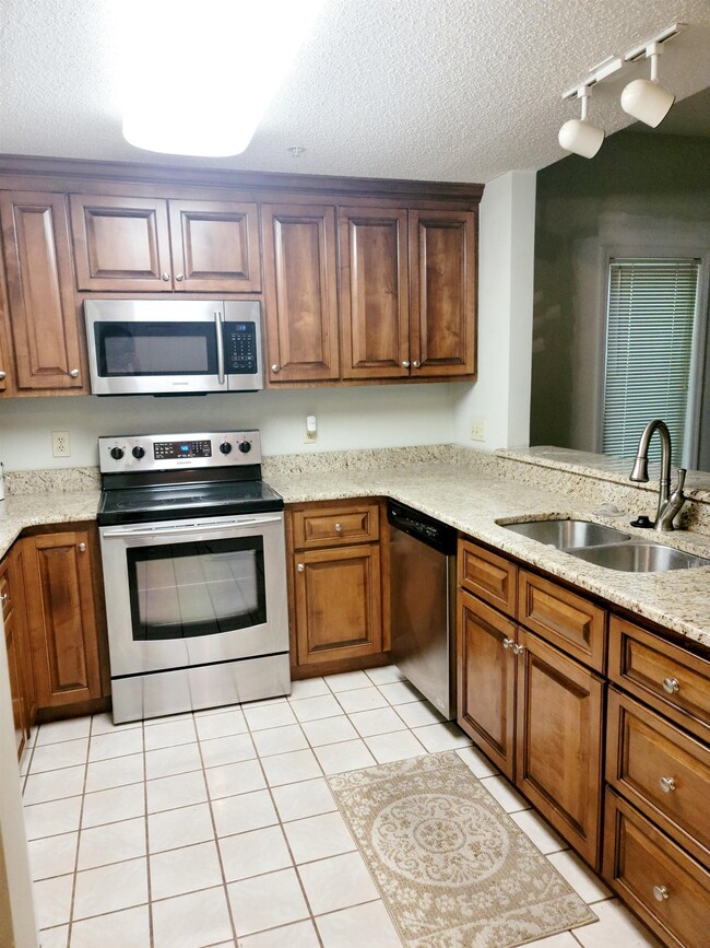 Building Photo - 1221 Tidewater Dr