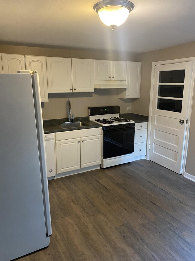 Building Photo - 109 Palisades Ln