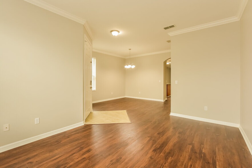 Building Photo - 3067 Zander Dr