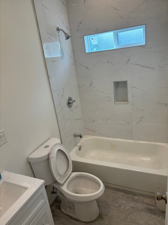 Building Photo - 9740 Pacific Ave