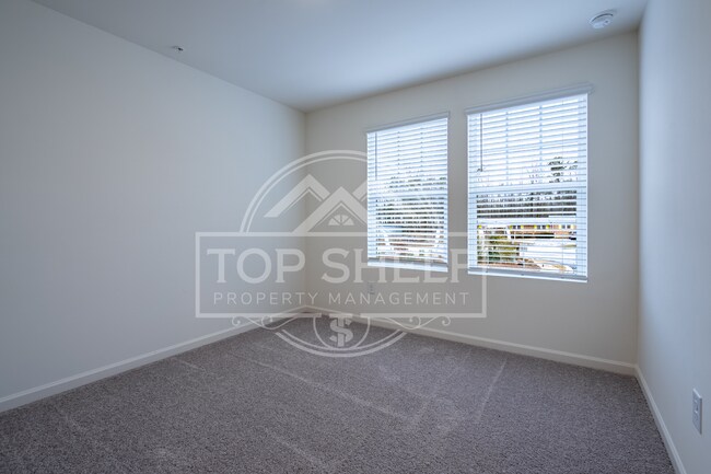 Building Photo - 2010 Ayla Dr