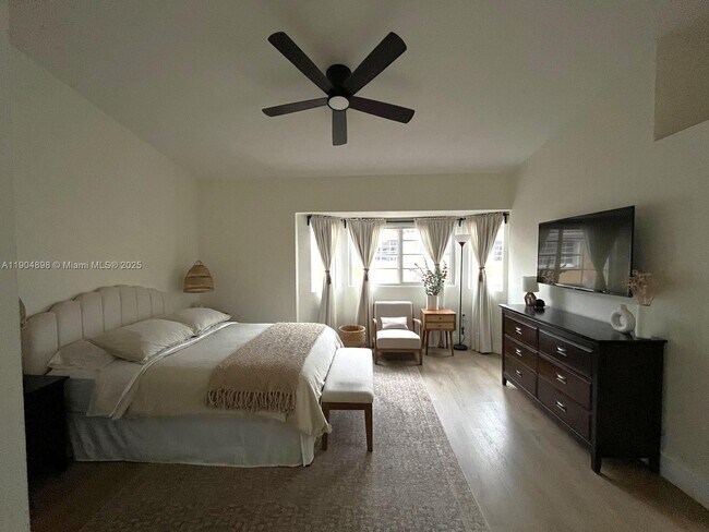 Building Photo - 14305 SW 57th Ln