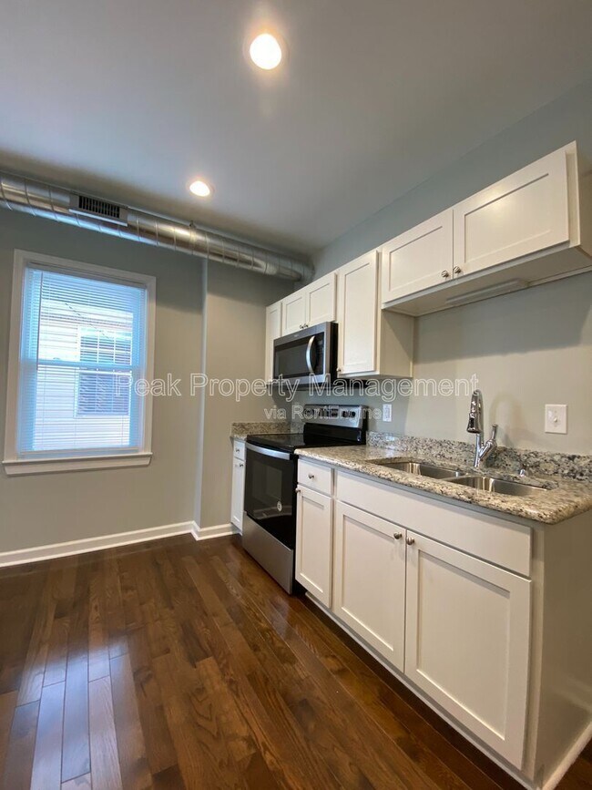 Building Photo - 604 N 32nd St