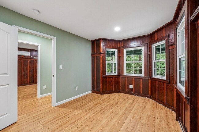 Building Photo - 21567 Starrett Hill Dr