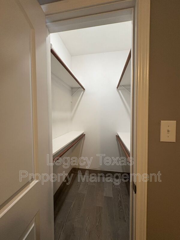 Building Photo - 216 Cleveland St