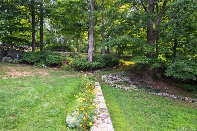 Building Photo - 272 Brewster Hill Rd