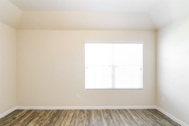 Building Photo - 6130 Peaceful Ridge Dr