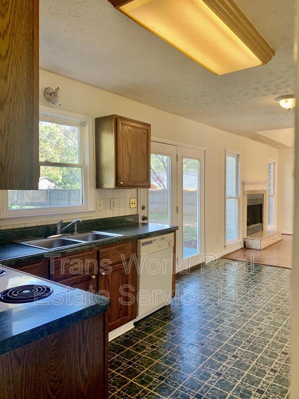 Building Photo - 1506 Betts Mill Rd