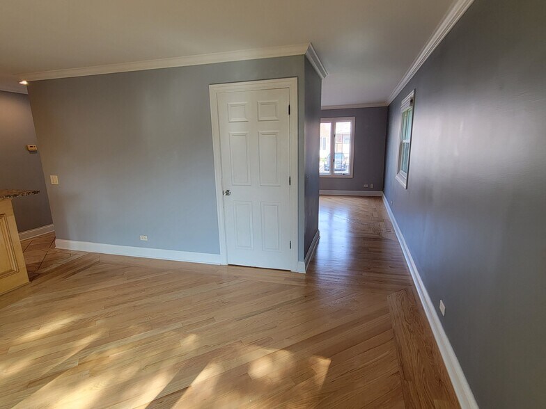 Building Photo - 2116 Rugen Rd