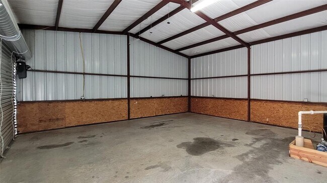 Building Photo - 9420 Greenwood Dr