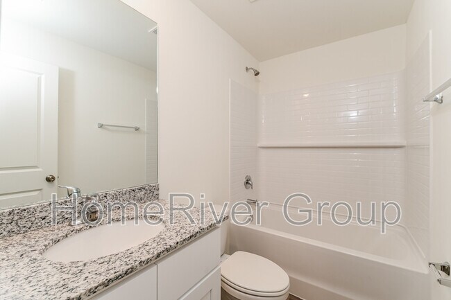 Building Photo - 4166 NW 40th Ave