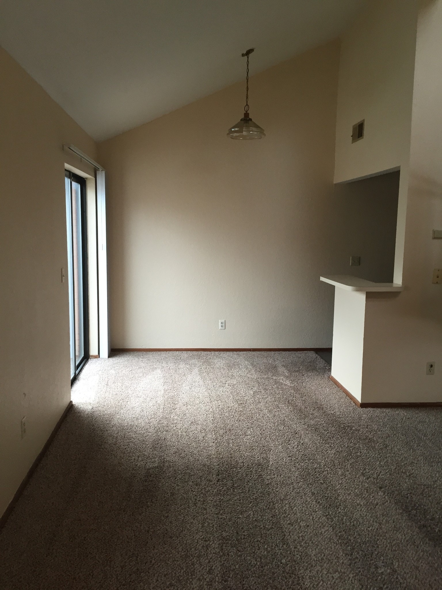 Dining Area - 1932 E Lindsey St