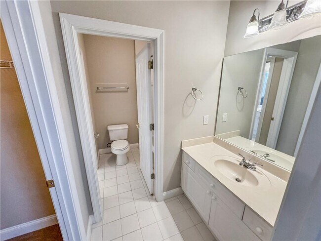 Building Photo - 2000 Sterling Ct