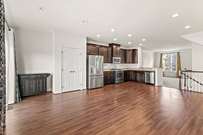 Building Photo - 6405 Walcott Ln
