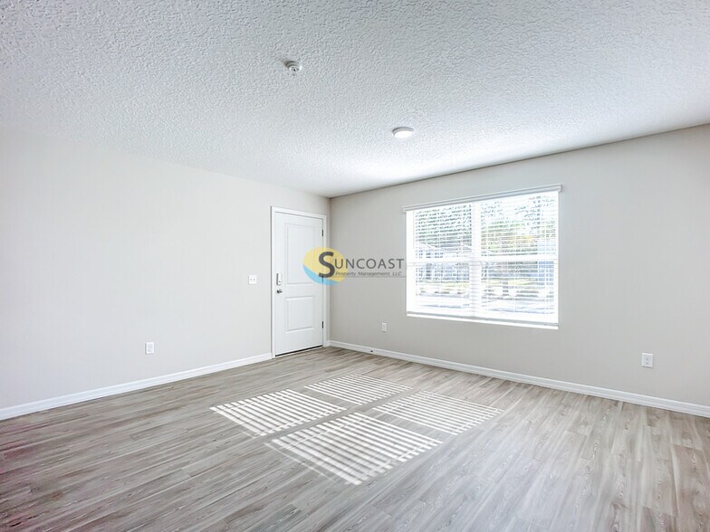 Building Photo - 11470 Oakfield Ct