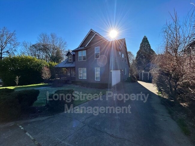 Building Photo - 852 Marilyn Dr