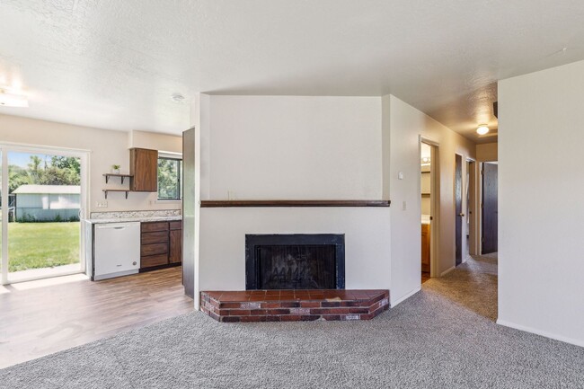 Building Photo - 1710 27th Ave