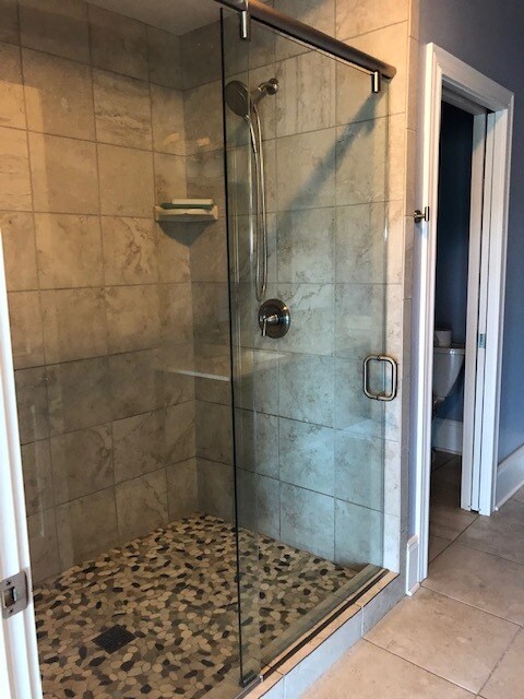 MB walk-in shower - 144 W Liberty St