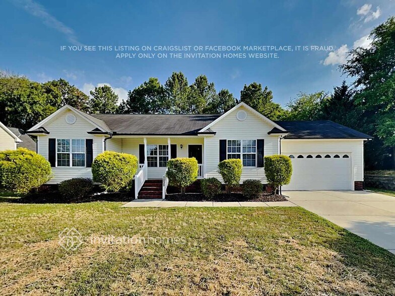 Primary Photo - 1039 Loch Lomond Cir