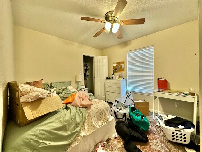 Building Photo - 2010 Marie Dr