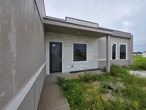 Building Photo - 1035 Kismet Pkwy W