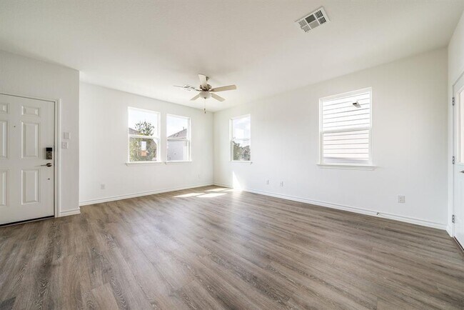 Building Photo - 123 Watkinville Rd