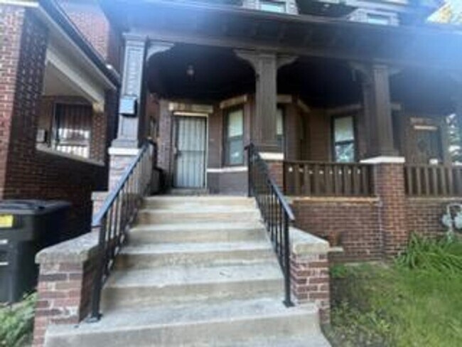 Building Photo - 2224 Helen St