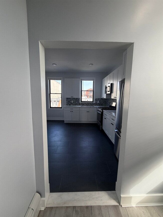 Building Photo - 6720 John F. Kennedy Blvd