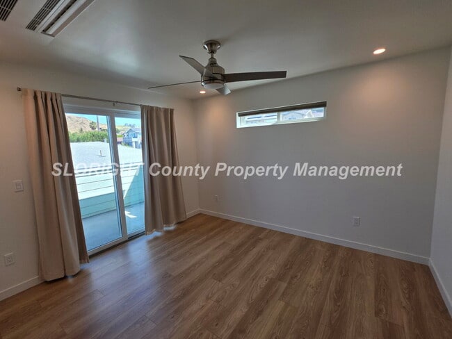 Building Photo - AVAILABLE NOW - 1 Bed, 1 Bath Morro Bay Apartment with Ocean View