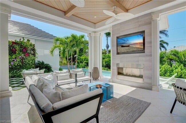 Building Photo - 2020 Gordon Dr