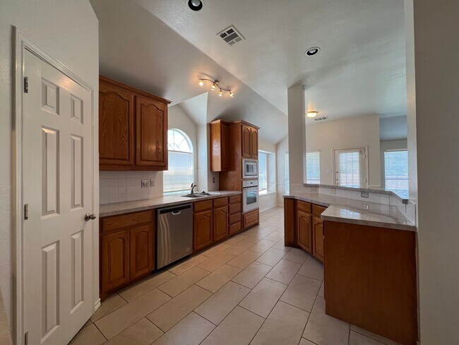 Building Photo - 1141 Nickerson Ln