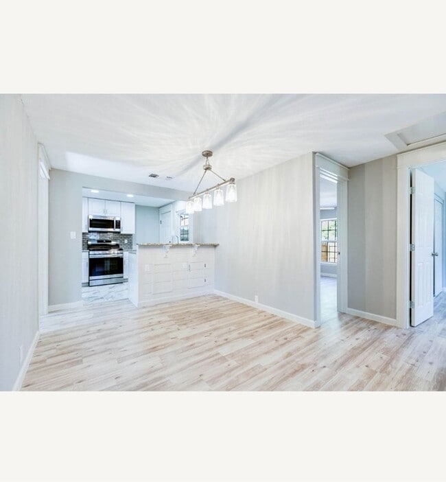 Building Photo - COMING MARCH 2026 - Fully Renovated 3 Bedroom Home!!