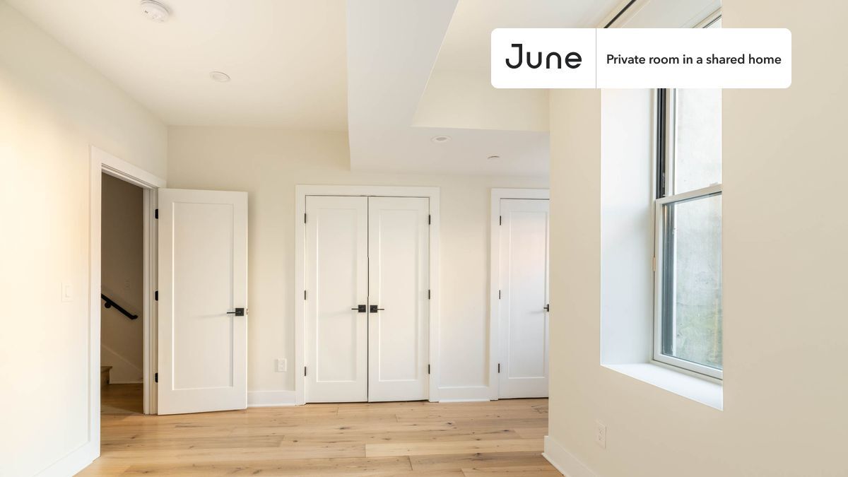 Building Photo - Room in Shared 3 bed/2.5 bath home in Columbia Heights
