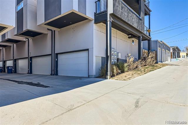 Building Photo - 1272 Yates St