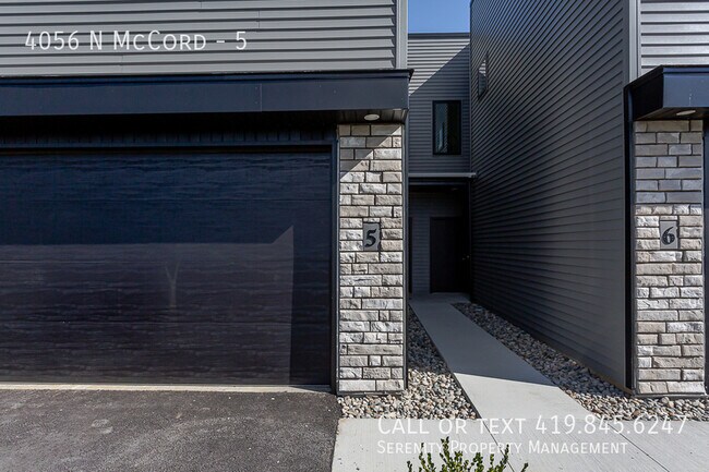 Building Photo - Brand New 2 Brdm Loft Available Now!